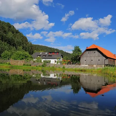 Eco Tourist Farm Mikl בית חווה